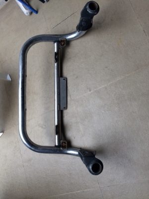 ขายกันชนเสริมครับ สเตนเลส อันละ 1800 อลูมิเนียม 2500ของเก่า ญี่ปุ่น สนใจติดต่อ 0827861333 รับของ ลาดพร้าว 87 ครับ