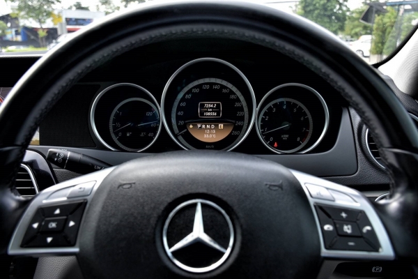 BENZ C200 cgi ปี12  รถออกศูนย์ Benz Thailand