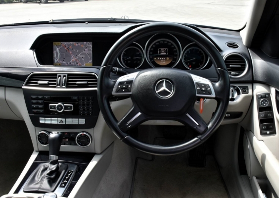 BENZ C200 cgi ปี12  รถออกศูนย์ Benz Thailand
