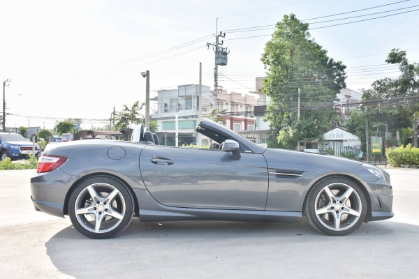 Benz SLK200 Cabon look Edition AMG ปี 15 Fulloption Benz SLK200 Cabon look Edition AMG ปี 15 Fulloption