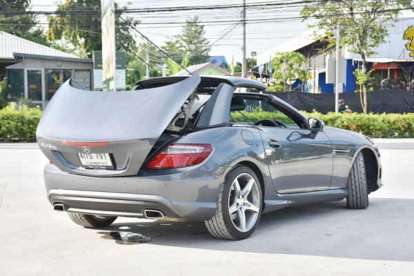 Benz SLK200 Cabon look Edition AMG ปี 15 Fulloption Benz SLK200 Cabon look Edition AMG ปี 15 Fulloption