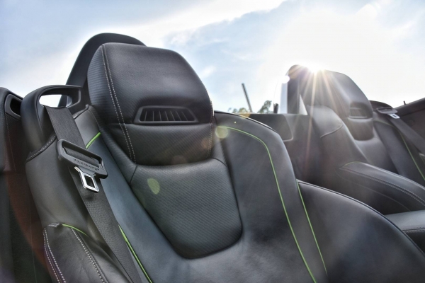 Benz SLK200 Cabon look Edition AMG ปี 15 Fulloption Benz SLK200 Cabon look Edition AMG ปี 15 Fulloption