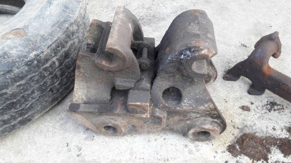 ตัวต่อบุ้งกี๋  สำหรับรถขุด 40-50  สลัก45มิล ซอกแขน 18.5เซน  เก่าจากนอก