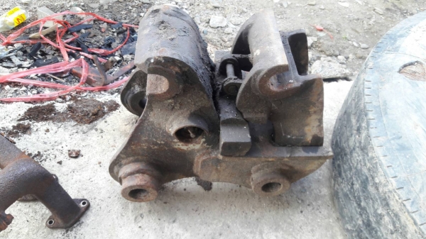 ตัวต่อบุ้งกี๋ สำหรับรถขุด 40-50 สลัก45มิล ซอกแขน 18.5เซน เก่าจากนอก ตัวต่อบุ้งกี๋ สำหรับรถขุด 40-50 สลัก45มิล ซอกแขน 18.5เซน เก่าจากนอก