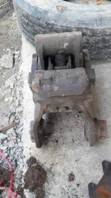 ตัวต่อบุ้งกี๋ สำหรับรถขุด 40-50 สลัก45มิล ซอกแขน 18.5เซน เก่าจากนอก ตัวต่อบุ้งกี๋ สำหรับรถขุด 40-50 สลัก45มิล ซอกแขน 18.5เซน เก่าจากนอก