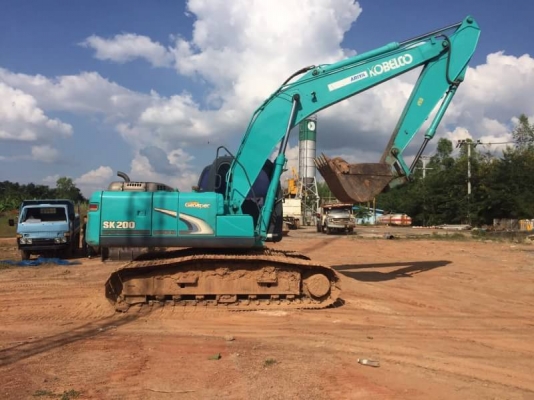 ขาย Kobelco200m8yn12สภาพสวยพร้อมใช้ ติดต่อคุณอ๊อฟ พิจิตร 086-737-9991