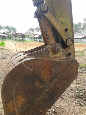 KOMATSU PC200-5 คอนโทรนสั้น ไฟฟ้าครบ เอวแน่นโซ่ใหม่ KOMATSU PC200-5 คอนโทรนสั้น ไฟฟ้าครบ เอวแน่นโซ่ใหม่