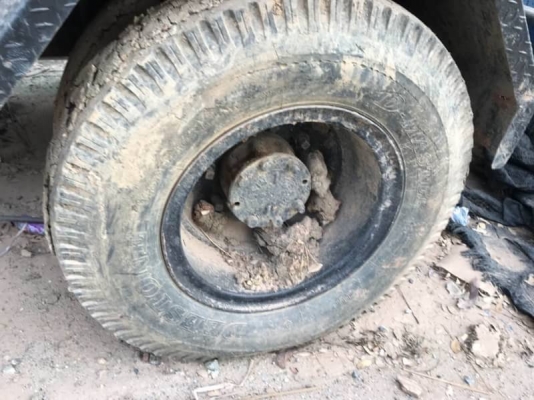 ขาย 395,000 บาท รถเครน 6 ล้อ KATO 10 ตัน เครื่องดี ปั้มแรง คัสชีสวย เอกสารเล่มทะเบียน.   รถอยู่ กทม โทร 0610710295