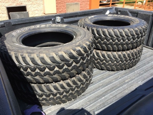 ยาง MT Bridgestone 225 75 16 ปี15 ดอกเต็ม ใช้ยาว ราคาไม่แพง