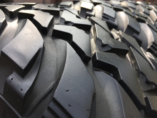 ยาง MT Bridgestone 225 75 16 ปี15 ดอกเต็ม ใช้ยาว ราคาไม่แพง