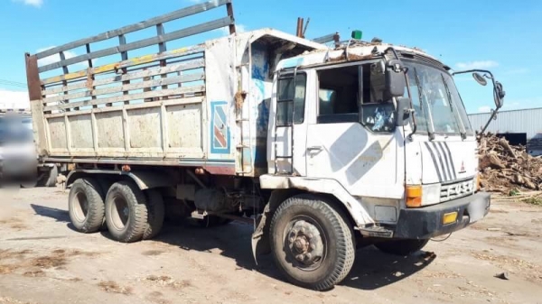 ขาย 443,000Mitsubishi FN 225 k ช่วงล่างใหญ่TD  เครื่อง 6D14 6เกียร์ สโลกลาง ดั้มเปลี่ยนหัวตาเหลี่ยมใส่ระบบไฮโดลิคยกหัว ยางดีคัดซีสวย เอกสารเล่มทะเบียน รถพร้อมใช้ รถอยู่นางรอง 090-772-3710 090-772-3708