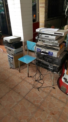 บริจาคครับ " เก้าอี้ ไวท์บอร์ด เมโลดี้ เครื่องเสียง " ให้เด็กยากไร้ (  มีหลายชิ้นให้รวมเลย)