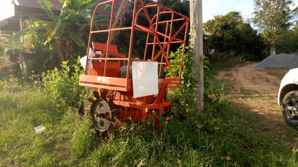 ขายเครื่องปลูกอ้อยร่องคู่ ร่องห่าง30เซน สำหรับรถเล็ก45-47-50แรงม้า