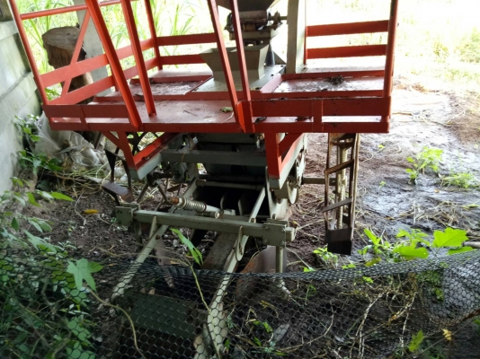 ขายเครื่องปลูกอ้อยร่องคู่ ร่อง30สภาพสวยพร้อมใช้ ขายเครื่องปลูกอ้อยร่องคู่ ร่อง30สภาพสวยพร้อมใช้