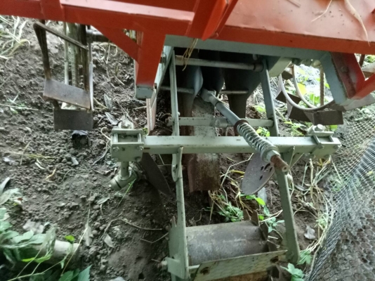 ขายเครื่องปลูกอ้อยร่องคู่ ร่อง30สภาพสวยพร้อมใช้ ขายเครื่องปลูกอ้อยร่องคู่ ร่อง30สภาพสวยพร้อมใช้