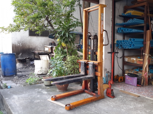 สแตกเกอร์ยกของ OKUTSU 1TON สวยไม่รั่ว ไม่มีสนิมครับ