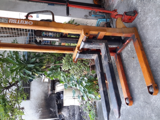 สแตกเกอร์ยกของ OKUTSU 1TON สวยไม่รั่ว ไม่มีสนิมครับ