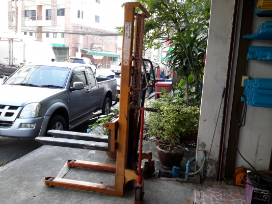 สแตกเกอร์ยกของ OKUTSU 1TON สวยไม่รั่ว ไม่มีสนิมครับ