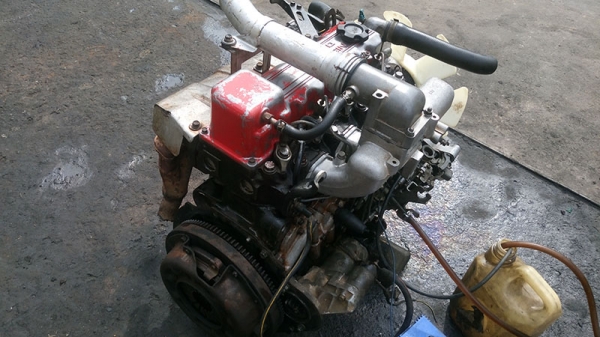 ขายเครื่องยนต์นิสสัน BD25ฝาแดงมีเลข