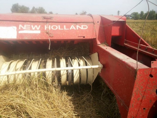 ขายตามสภาพ เครื่องอัดฟางนิ้วฮอนแลน รุ่น 78 พร้อมอัดฟาง