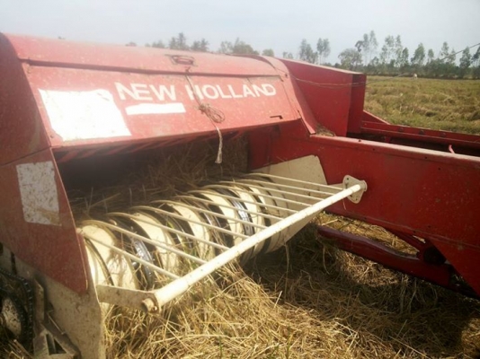 ขายตามสภาพ เครื่องอัดฟางนิ้วฮอนแลน รุ่น 78 พร้อมอัดฟาง