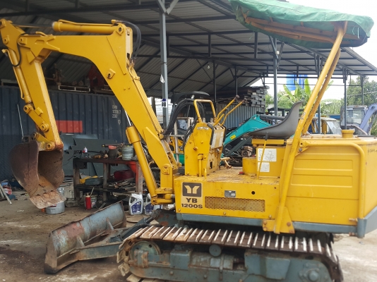 ส่งลูกค้าจ.เลยแล้ว รถแบคโฮ YANMAR PC30 รถเก่านอกนำเข้าจากญี่ปุ่น ยังไม่เคยใช้งานในไทย สภาพเดิมๆ เครื่องดี ปั๊มดี ชั่วโมงการทำงาน 800+ ชั่วโมง มี VDO การทำงานให้ชม