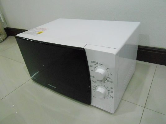 ไมโครเวฟ Samsung รุ่น GE711K ความจุ 20 ลิตร มีระบบย่าง สภาพใหม่