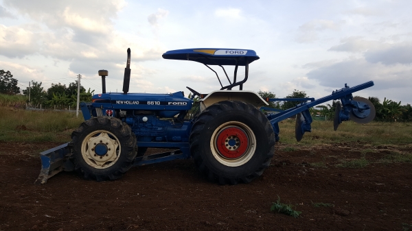 ขายครับ  ford6610 คานหน้า คาราโร่ ใบดันหน้า ผานหลัง เล่มทะเบียนพร้อมครับ ราคา 520000 ครับผม