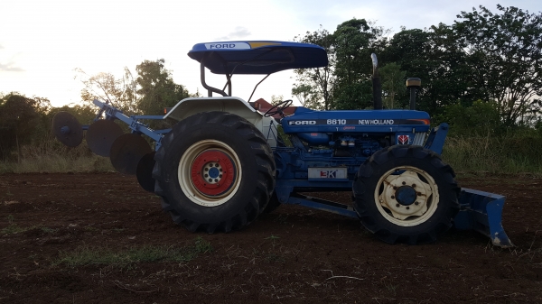 ขายครับ  ford6610 คานหน้า คาราโร่ ใบดันหน้า ผานหลัง เล่มทะเบียนพร้อมครับ ราคา 520000 ครับผม