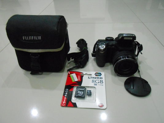 กล้อง Fujifilm Finepix S4300 14 MP ซูม 26 เท่า เมม 8 GB กระเป๋า ส่งฟรี