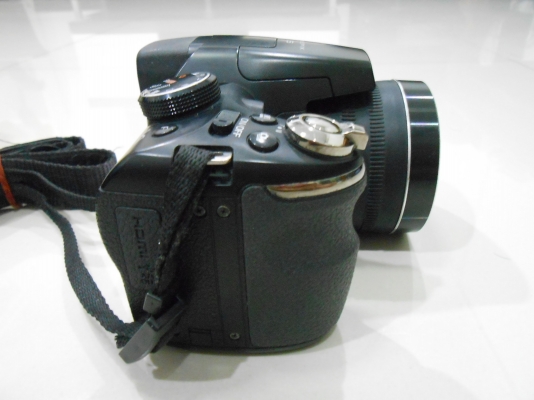 กล้อง Fujifilm Finepix S4300 14 MP ซูม 26 เท่า เมม 8 GB กระเป๋า ส่งฟรี