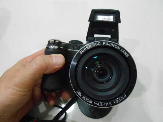 กล้อง Fujifilm Finepix S4300 14 MP ซูม 26 เท่า เมม 8 GB กระเป๋า ส่งฟรี