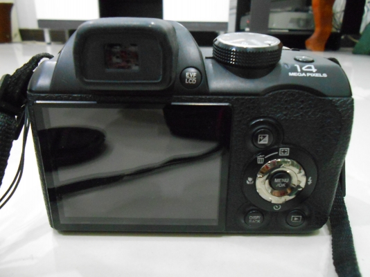 กล้อง Fujifilm Finepix S4300 14 MP ซูม 26 เท่า เมม 8 GB กระเป๋า ส่งฟรี