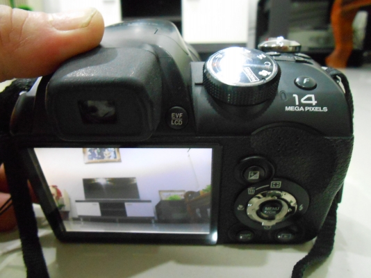 กล้อง Fujifilm Finepix S4300 14 MP ซูม 26 เท่า เมม 8 GB กระเป๋า ส่งฟรี