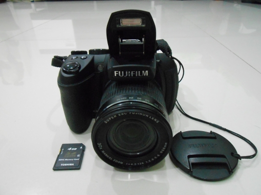 กล้อง Fuji HS25 EXR 16 MP ซูม 30 เท่า จอพับได้ เมม 4 GB กระเป๋า ส่งฟรี กล้อง Fuji HS25 EXR 16 MP ซูม 30 เท่า จอพับได้ เมม 4 GB กระเป๋า ส่งฟรี