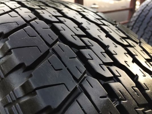 ยาง5ชุด Bridgestone 245 70 16 ปี17 ดอกเต็ม ไม่มีปะ เนื้อนิ่มๆ ใช้ยาว ราคาไม่แพง