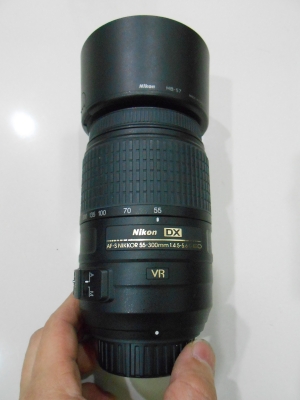 เลนส์ Nikon AF-S DX 55-300mm VR-Nikkor มือสอง สภาพใหม่ มีซองผ้า ส่งฟรี เลนส์ Nikon AF-S DX 55-300mm VR-Nikkor มือสอง สภาพใหม่ มีซองผ้า ส่งฟรี