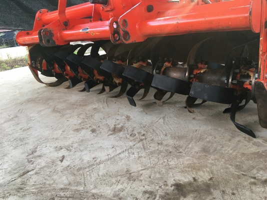 โรตารี่ ช้าง 1.8 เมตร มา2ตัว  รุ่น RX182F งามๆครับ