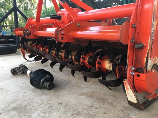 โรตารี่ ช้าง 1.8 เมตร มา2ตัว  รุ่น RX182F งามๆครับ