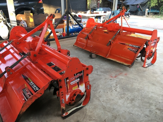 โรตารี่ ช้าง 1.8 เมตร มา2ตัว  รุ่น RX182F งามๆครับ