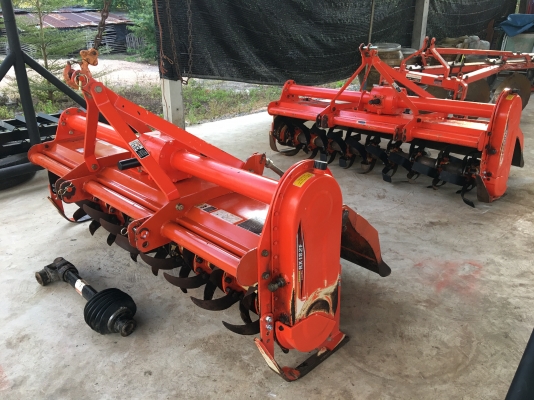 โรตารี่ ช้าง 1.8 เมตร มา2ตัว  รุ่น RX182F งามๆครับ