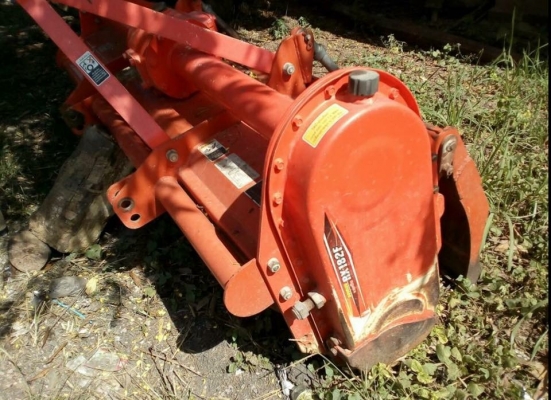 โรตารี่ ช้าง 1.8 เมตร มา2ตัว  รุ่น RX182F งามๆครับ