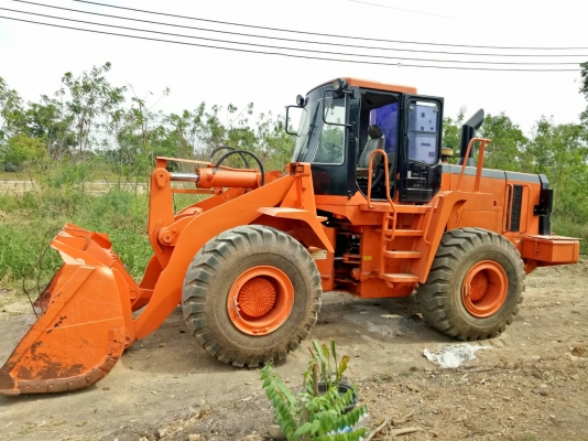 รถตักล้อยางมีตู้เก๋ง DAEWOO MG300V ซีเรียล1080 รถใช้งานน้อย