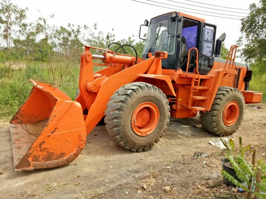 รถตักล้อยางมีตู้เก๋ง DAEWOO MG300V ซีเรียล1080 รถใช้งานน้อย