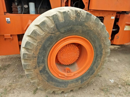 รถตักล้อยางมีตู้เก๋ง DAEWOO MG300V ซีเรียล1080 รถใช้งานน้อย