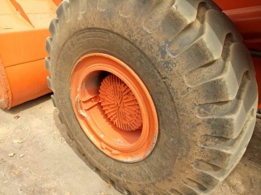 รถตักล้อยางมีตู้เก๋ง DAEWOO MG300V ซีเรียล1080 รถใช้งานน้อย