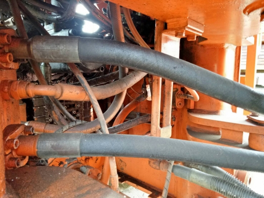 รถตักล้อยางมีตู้เก๋ง DAEWOO MG300V ซีเรียล1080 รถใช้งานน้อย