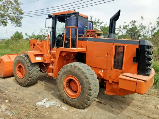 รถตักล้อยางมีตู้เก๋ง DAEWOO MG300V ซีเรียล1080 รถใช้งานน้อย