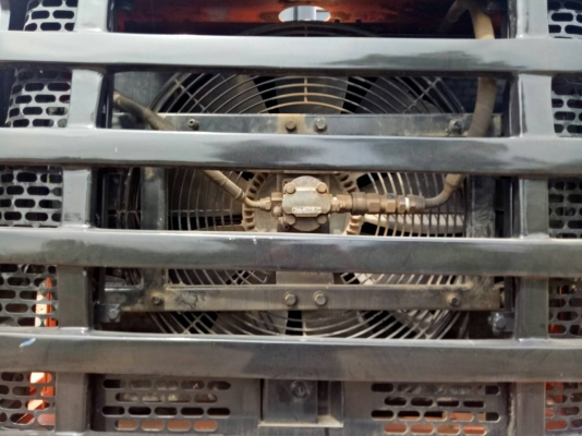 รถตักล้อยางมีตู้เก๋ง DAEWOO MG300V ซีเรียล1080 รถใช้งานน้อย