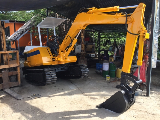 komatsu pc30-3สภาพดีเก่าญี่ปุ่น มีใบอินวอยไม่เคยใช้ในไทย